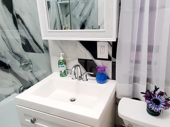 8735 Bay Parkway image 15 of 19