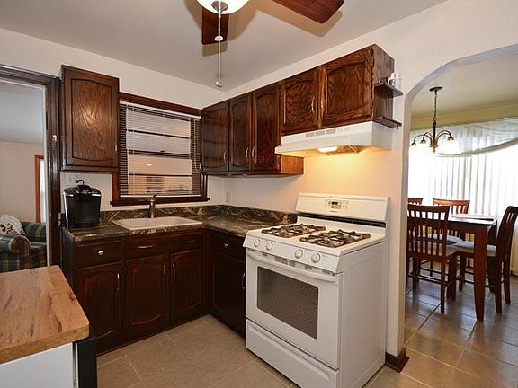 5th image of 114 Kirkwood Dr