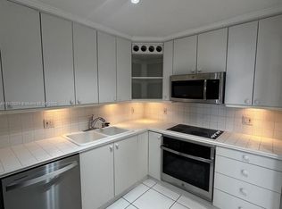 200 SE 15th Rd APT 6H, Miami, FL 33129