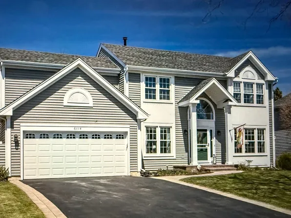 6114 Honeysuckle Ln, Gurnee, IL 60031
