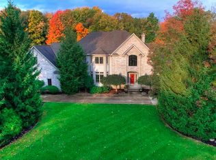 7360 Hillside Ln, Solon, OH 44139