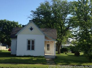 106 E Oak St, Mahomet, IL 61853