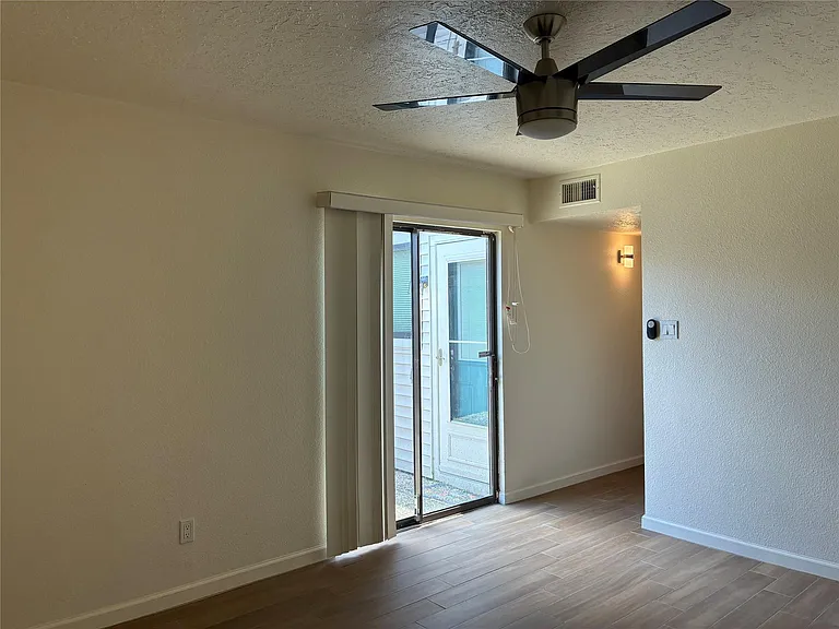 6401 Deihl Rd #1011 — Photo 13