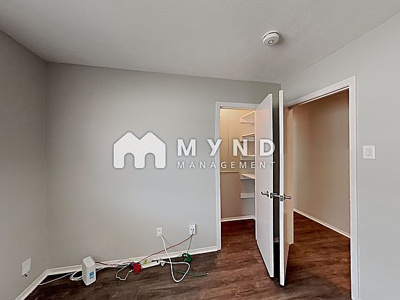 5th image of 3649 Janlyn Ln