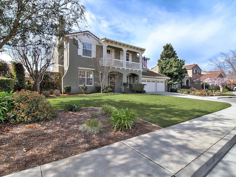 2nd image of 19077 Cheyenne Ct