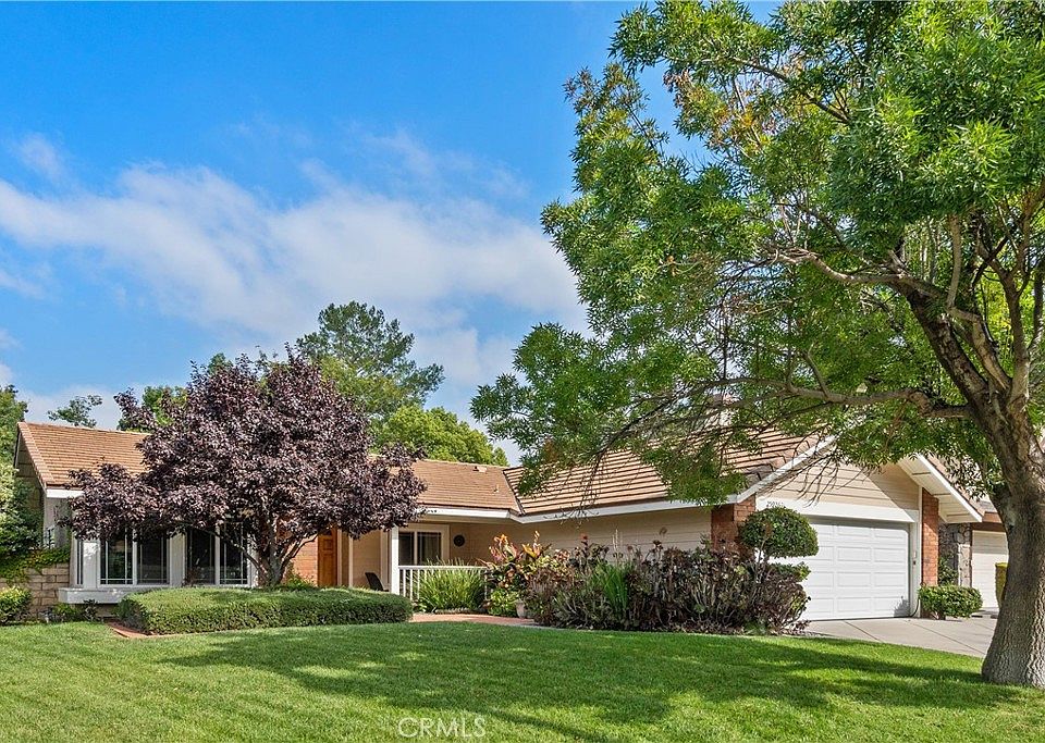 1st image of 25926 Moreno Dr