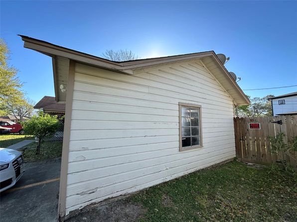 913 Sunset Dr, Pasadena, TX 77506