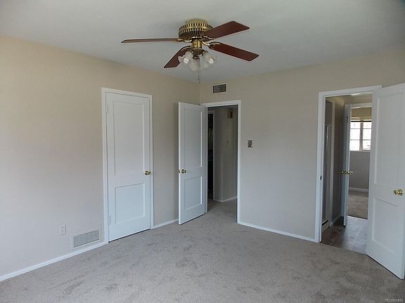 5th image of 915 Quentin St