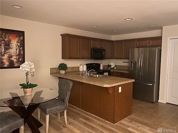5th image of 11012 178th Avenue Ct E