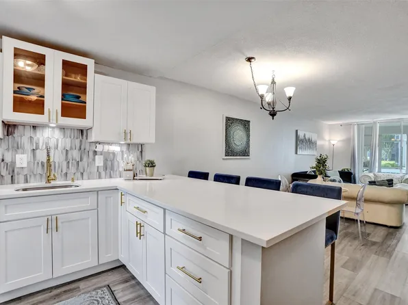 400 SE 10th Street #117, Deerfield Beach, FL 33441