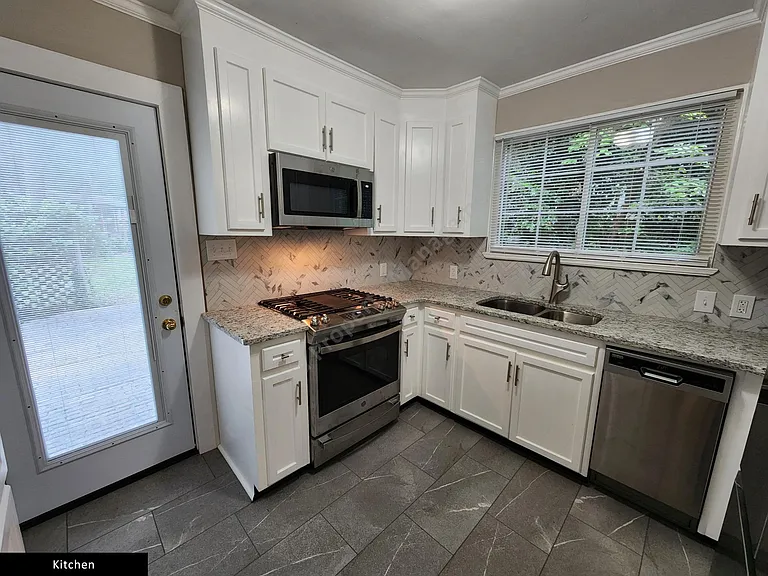 3430 Earlewood Dr — Photo 16