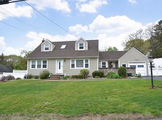 10 Metzner Rd, Ronkonkoma, NY 11779