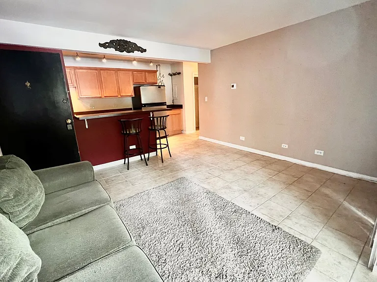 1800 Jefferson Park Ave — Photo 5