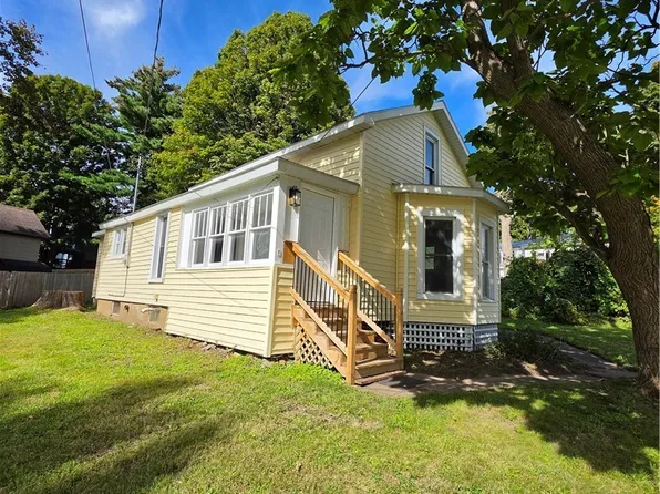 42 Bridge St, Carthage, NY 13619