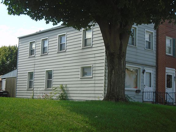 2nd image of 224 E Jackson St