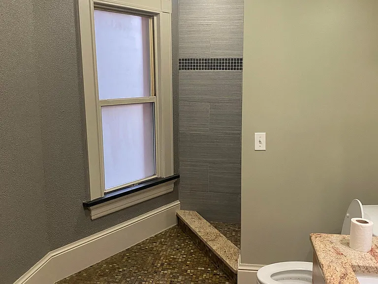 2137 California Ave — Photo 15
