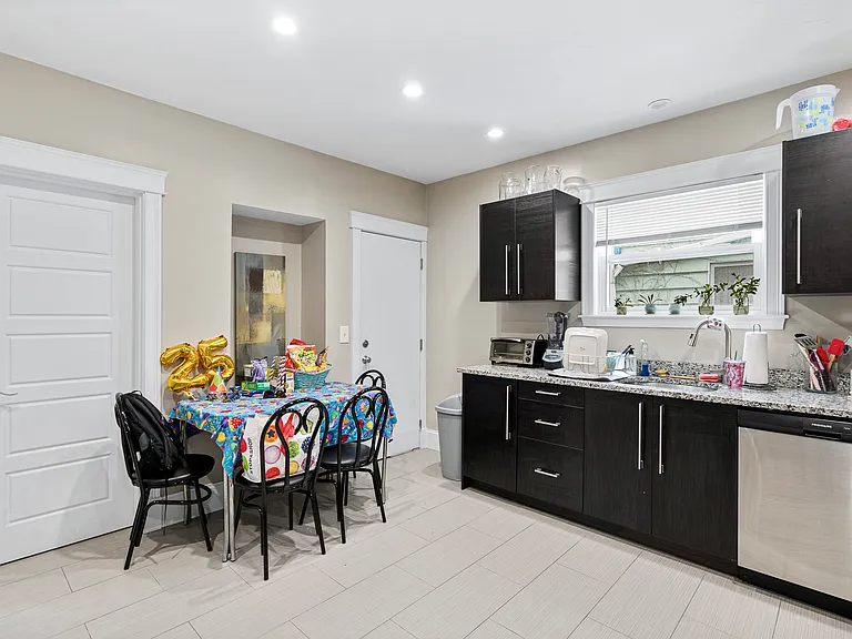 79 Saxton St #3 — Photo 2