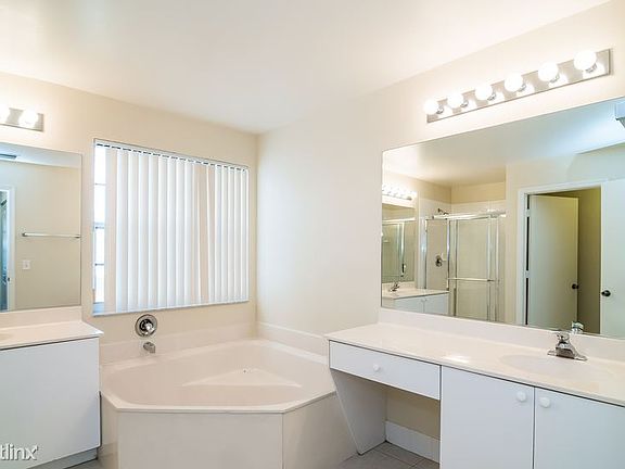 83FDED27-EAB2-43A8-A859-DE5878CDD81B