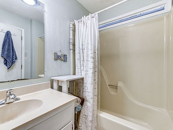 4th image of 495 Great Oak Cir