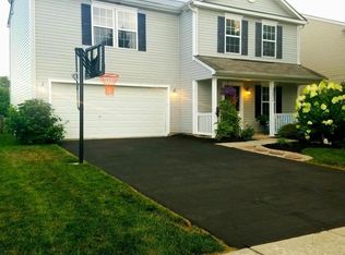 8203 Royal Elm Dr, Blacklick, OH 43004