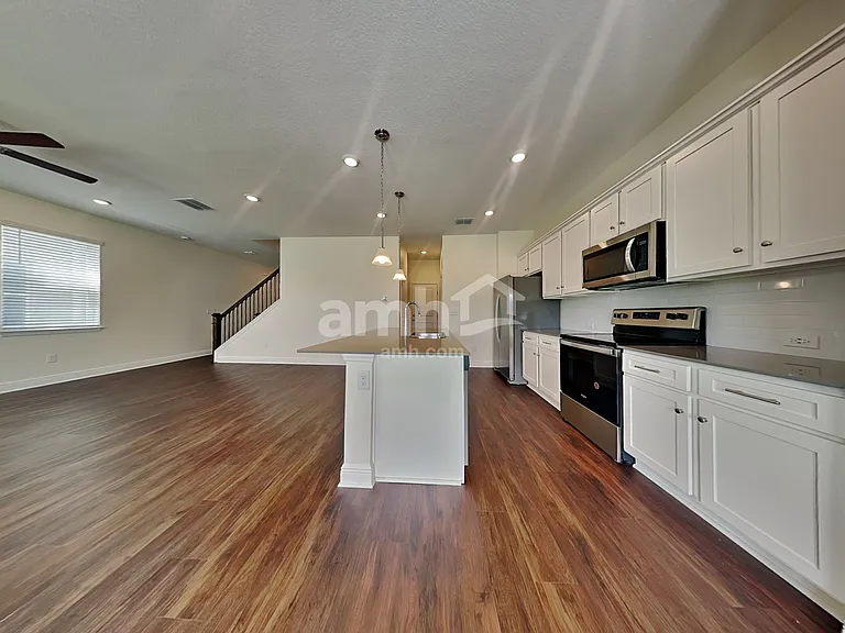 27438 Saint Andrews Ave — Photo 5