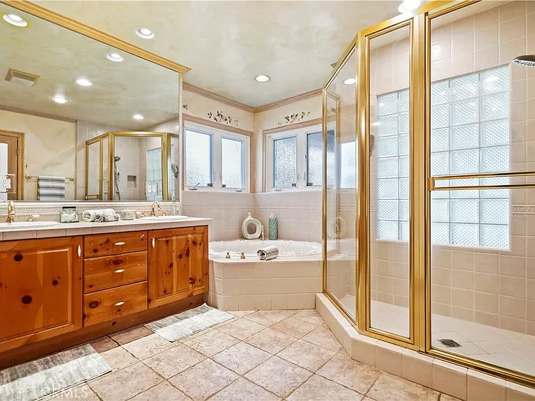 5362 Yolanda Ave — Photo 11