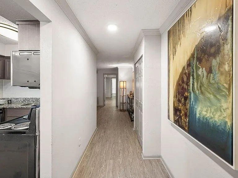 5555 Roswell Rd NE #8 — Photo 3