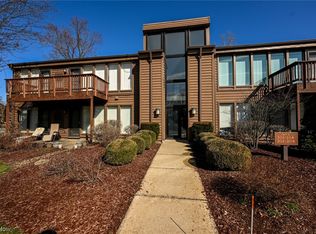 985 Canyon View Rd APT 103, Northfield, OH 44067