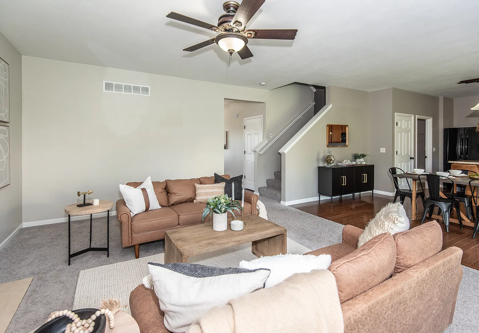 4 bed, 2.5 bath, 2302 sqft, $3,548 — Photo 3
