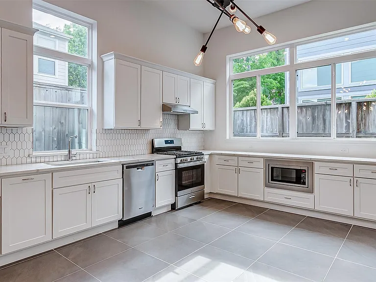 8926 Spring Knoll Forest Dr — Photo 5