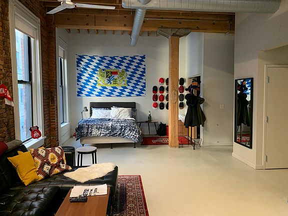 4th image of 15 E Gay St Ste 3C