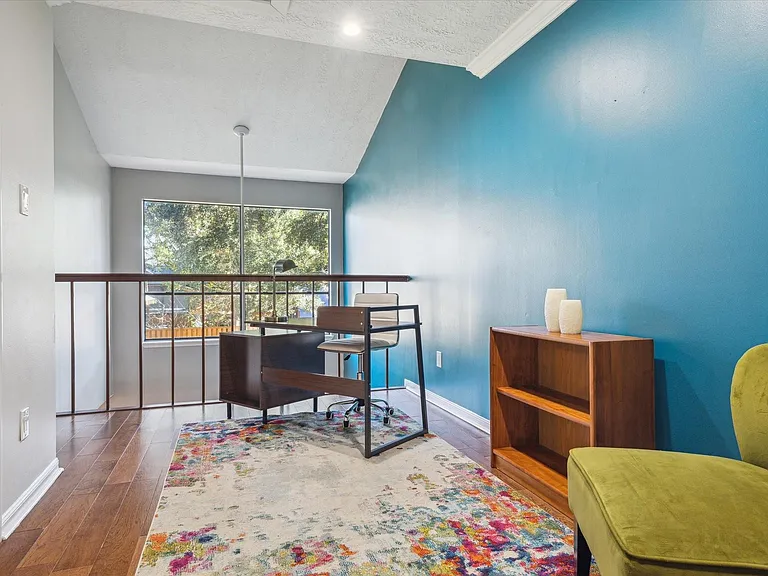 2107 Morgan St — Photo 8