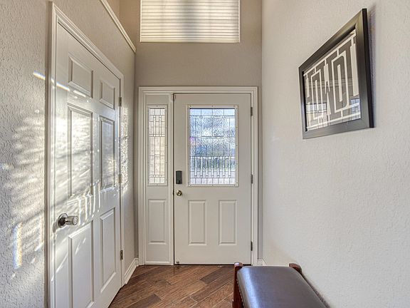 5th image of 609 E Briarway Drive