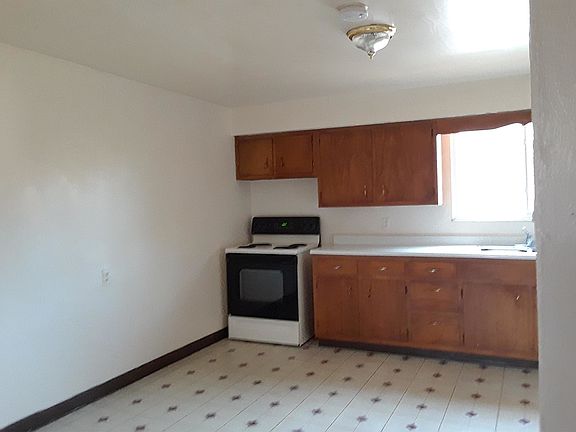 Large eat-in kitchen