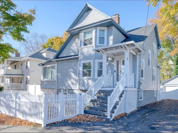 28 Edgewood Cir, Quincy, MA 02169