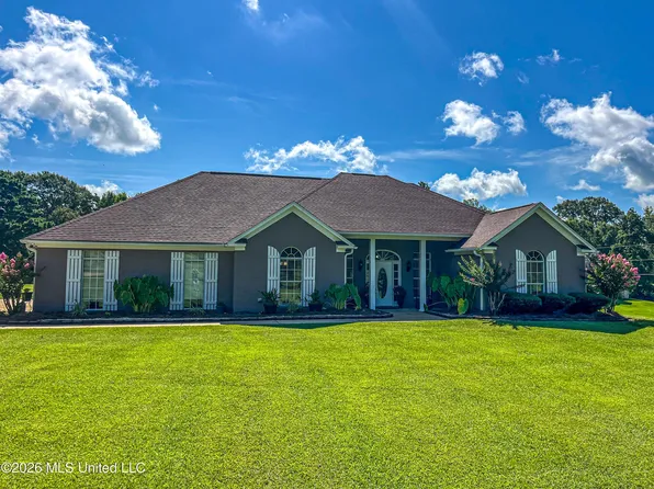 1930 Suzanna Dr, Raymond, MS 39154