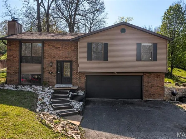 11 Toni Trails Ct, Fenton, MO 63026