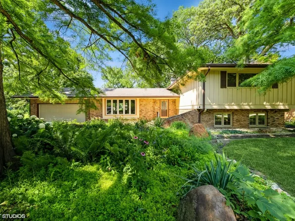 6123 Kilkenny Dr, Crystal Lake, IL 60014