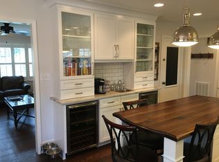 327 9th St NW, Hickory, NC 28601