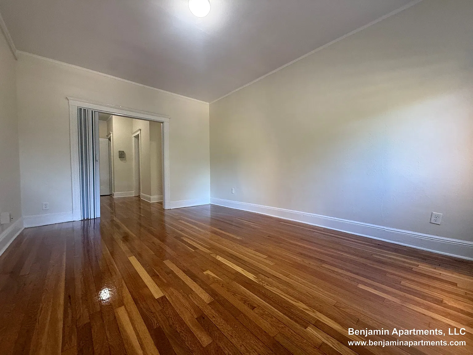 2 bed, 999 sqft, $2,645 — Photo 3