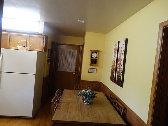 5th image of 2550 Martin Ave SE
