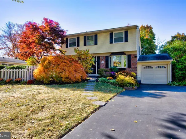 1610 Thayer Dr, Blue Bell, PA 19422