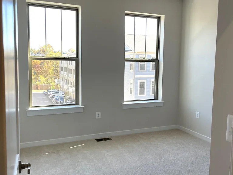223 B Park Central Ter — Photo 38