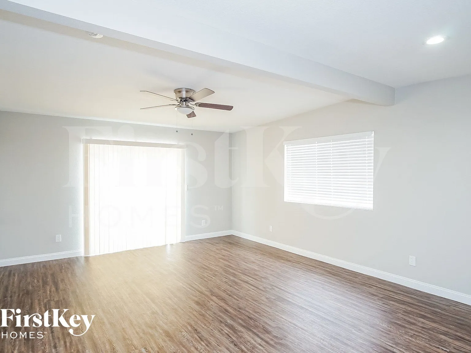 3 bed, 2.0 bath, 1342 sqft, $1,670 — Photo 2