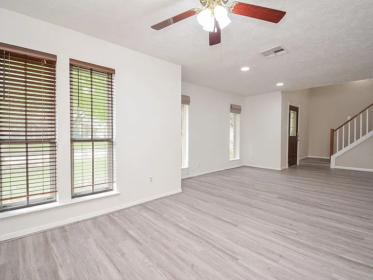 21318 Park Valley Dr — Photo 31