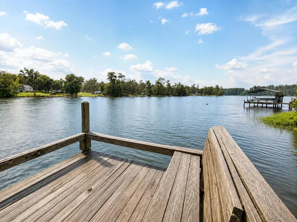 1932 Stukes Rd, Manning, SC 29102