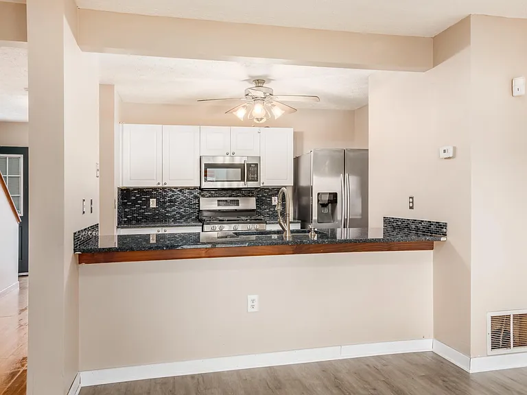 Kitchen pic from Living room