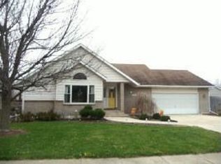 300 Gail Ct, Belvidere, IL 61008