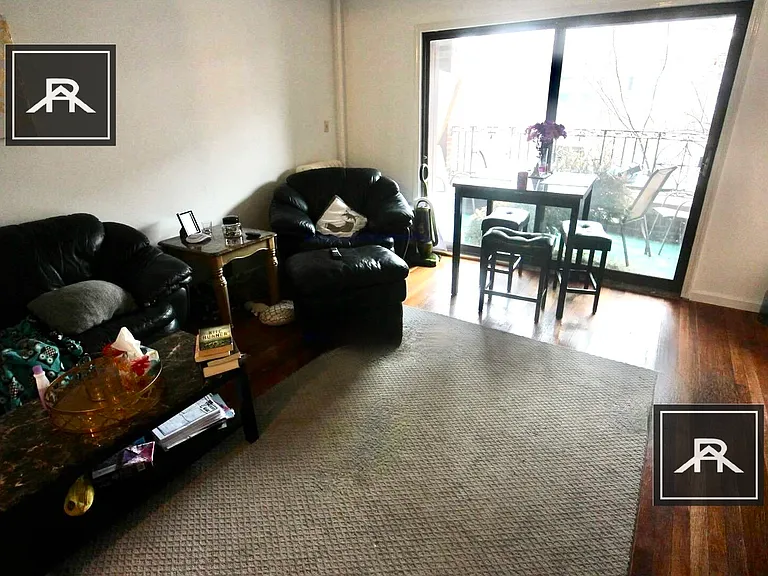 317 Summit Ave #9 — Photo 4