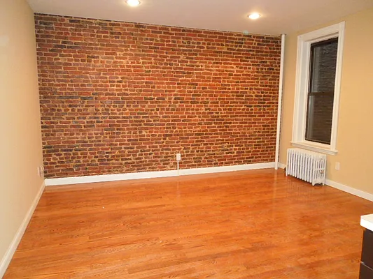 Rented by Washington Realty Corp. | media 2